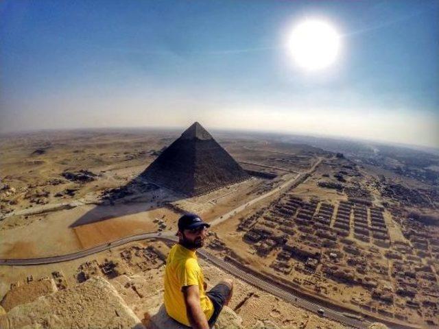 Keops Piramidi'ne Tırmanan Enam Seyrek: Zirvedeki Görüntü Muhteşemdi