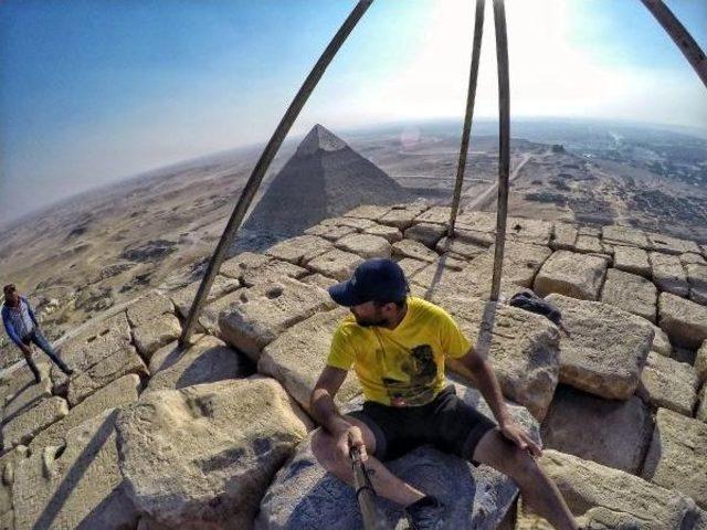 Keops Piramidi'ne Tırmanan Enam Seyrek: Zirvedeki Görüntü Muhteşemdi