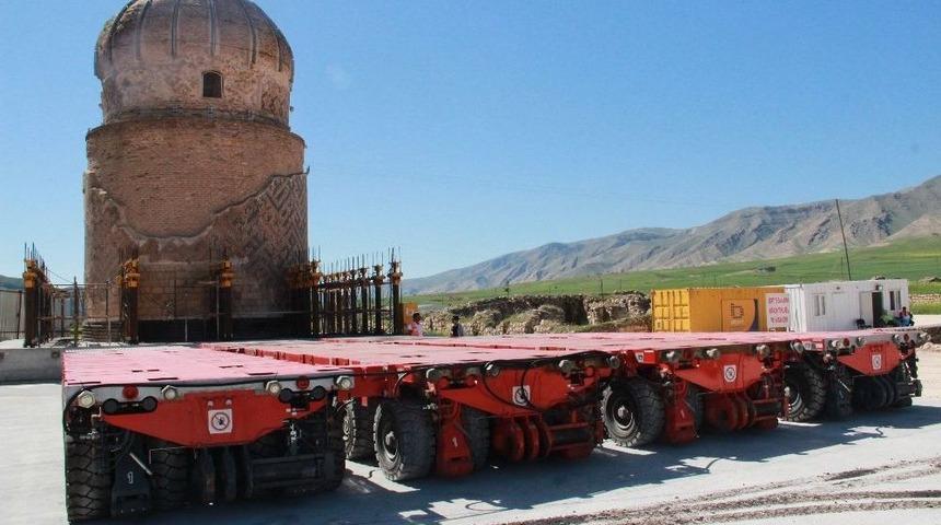 Zeynel Bey T&uuml;rbesi 192 Tekerlekli Platformla Taşınacak