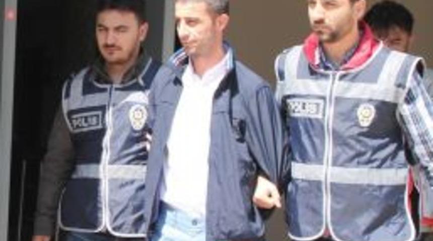 Kabin Hırsızı &Ouml;nce G&uuml;venlik Kamerasına, Sonra Polise Yakalandı