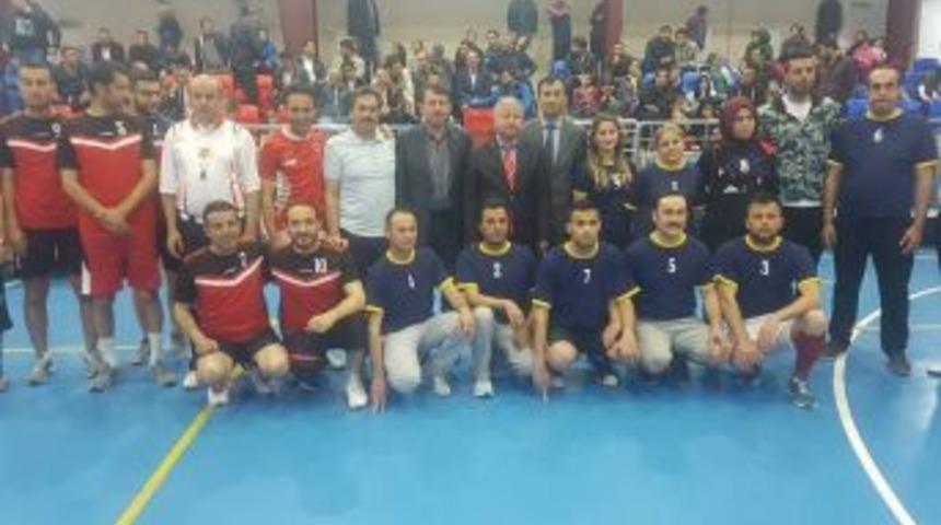 Develi&rsquo;de Kurumlar Arası Voleybol Turnuvası Başladı