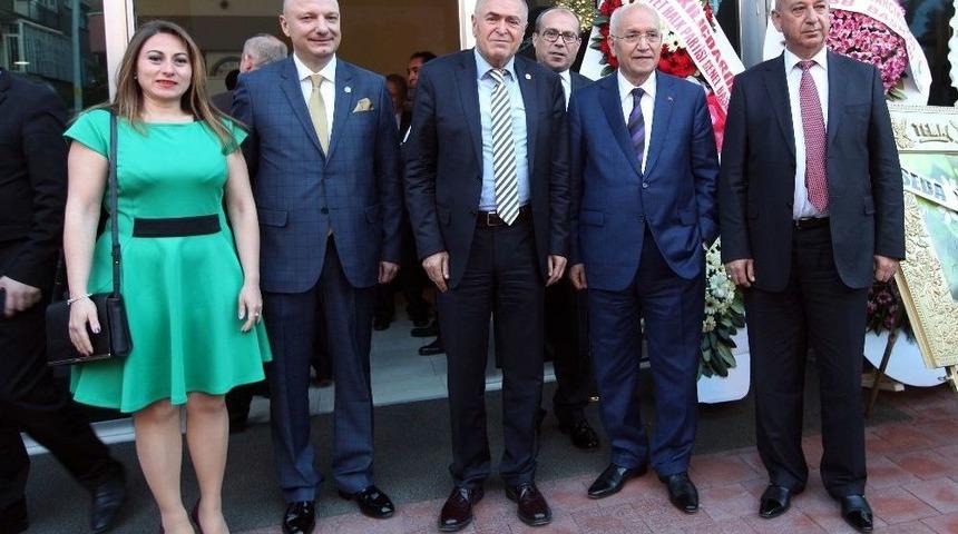 T&uuml;siav&rsquo;dan Yenimahalle Belediye Başkanı Yaşar&rsquo;a &Ouml;zel &Ouml;d&uuml;l