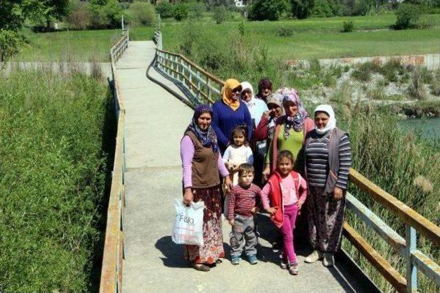 Mahallelileden 'her Gün Sırat Köprüsü'nden Geçiyoruz' Isyanı