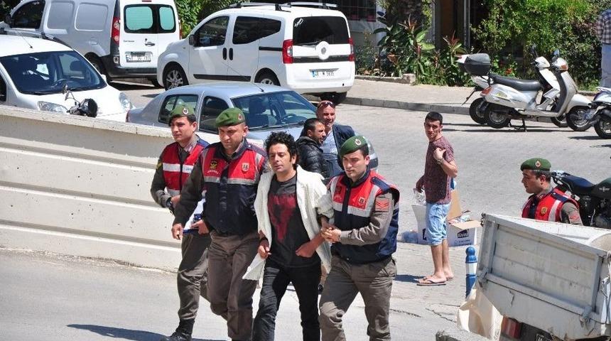 &Uuml;nl&uuml; Oyuncu Selim Erdoğan Adliyeye Sevk Edildi