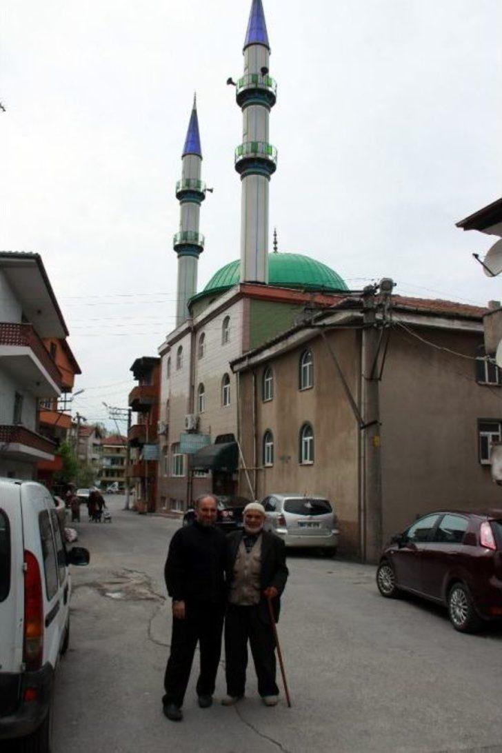 Çevreci İmam Cemaatine Çevre Temizliğini Aşılıyor G5