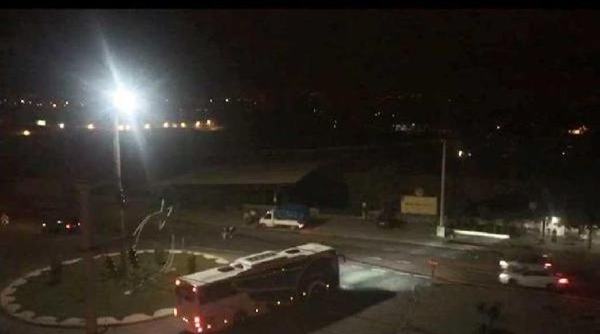 Kamyonet Kasasından Ka&ccedil;an Dana Trafiği Tehlikeye Soktu