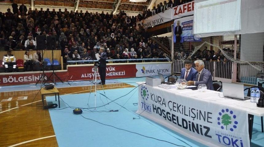 Afyonkarahisar&rsquo;da Bin 57 Konut Hak Sahiplerine Dağıtıldı