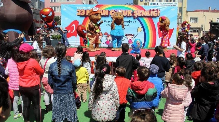 Avm’de Çocuklar Doyasıya Eğlendi