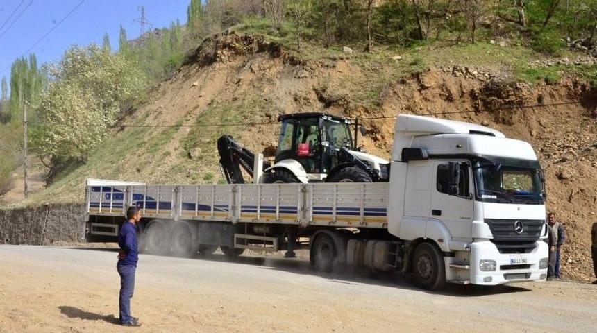 Tbb&rsquo;den Uludere Belediyesine İş Makinesi Desteği