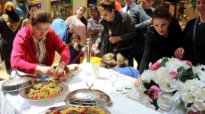 Ev Hanımları H&uuml;nerlerini Sergiledi
