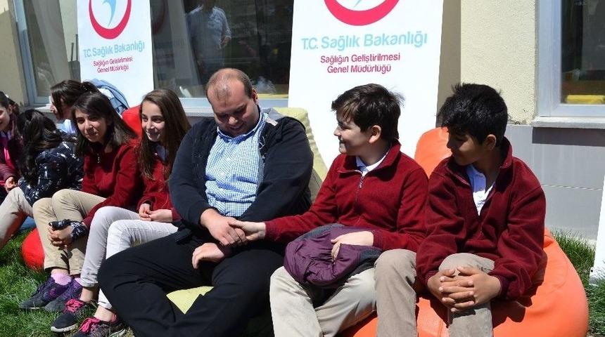 Otistik &Ccedil;ocuklar İ&ccedil;in &lsquo;ellerimiz Bir, Kalplerimiz Bir&rsquo; Dediler