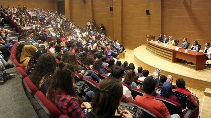 Hukuk&ccedil;ular, Ga&uuml;n&rsquo;de Kariyer Masasında