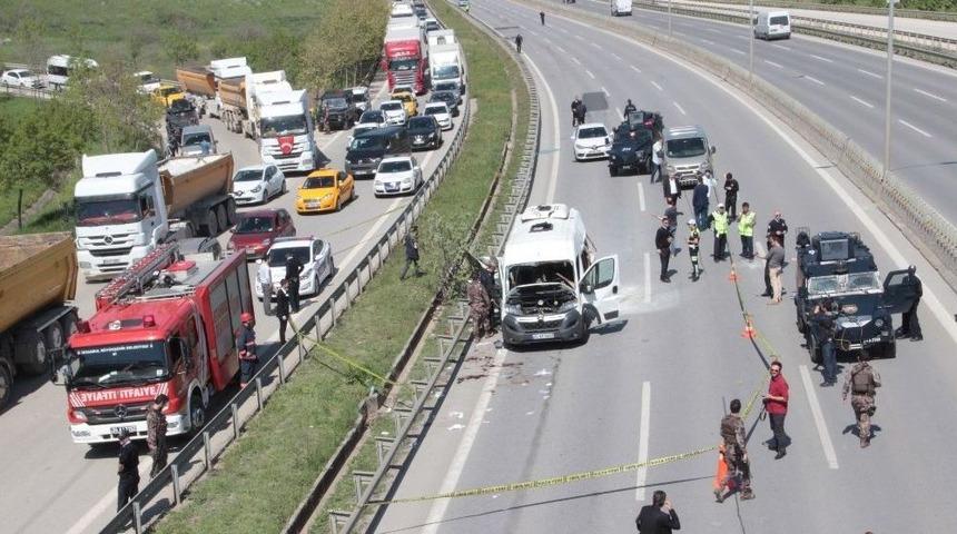 Pendik&rsquo;te Servis Minib&uuml;s&uuml;nde Patlama: 6 Yaralı