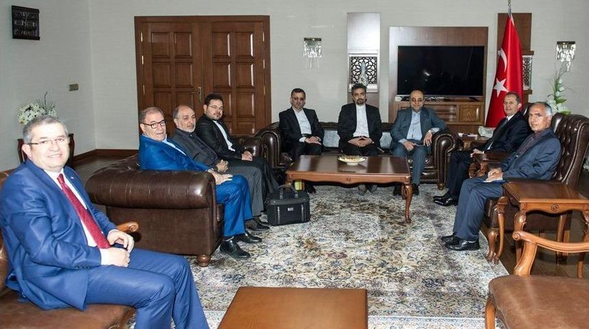 İran Doğu Azerbaycan Eyaleti Vali Yardımcısı Ali Navadad, Vali Taşyapan&rsquo;ı Ziyaret Etti