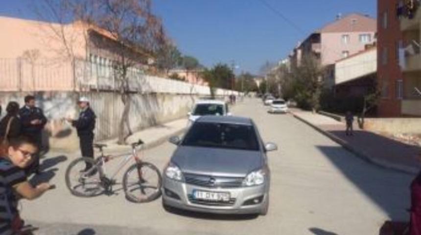 Otomobil İle Bisiklet &Ccedil;arpıştı, 2 Yaralı