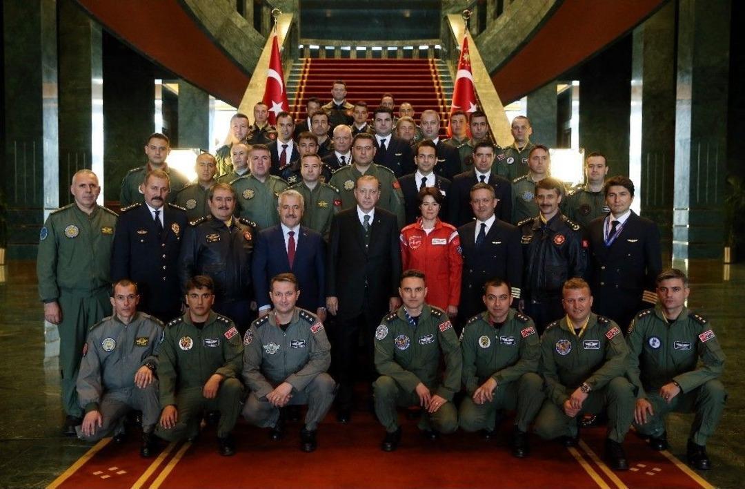Cumhurbaşkanı Erdoğan Pilotları Kabul Etti