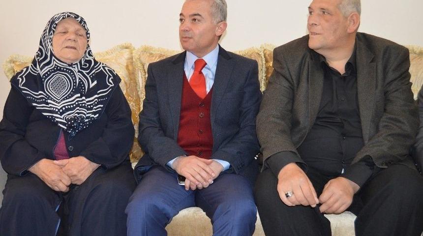 Anne Oğuldan Mehmet&ccedil;ik Vakfına 3 Daire