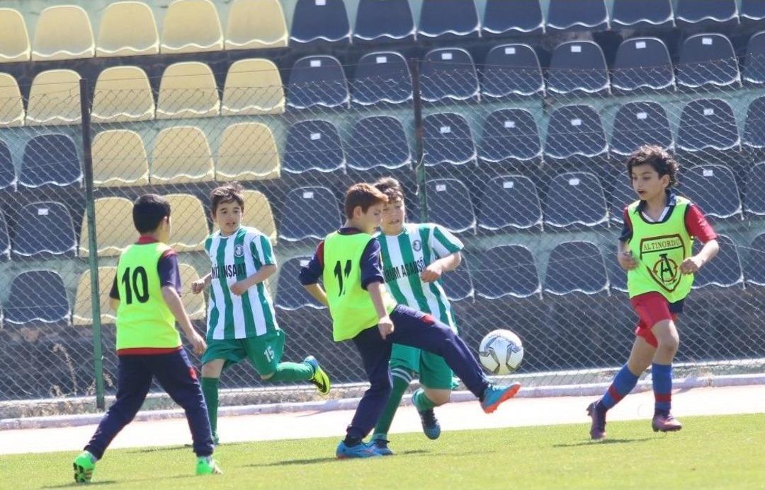 Akhisar&rsquo;da Minik Kramponlar H&uuml;nerlerini Sergiledi