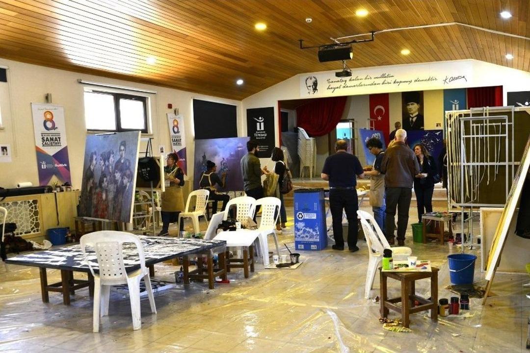 Sanat &Ccedil;alıştayında Eserler Şekilleniyor