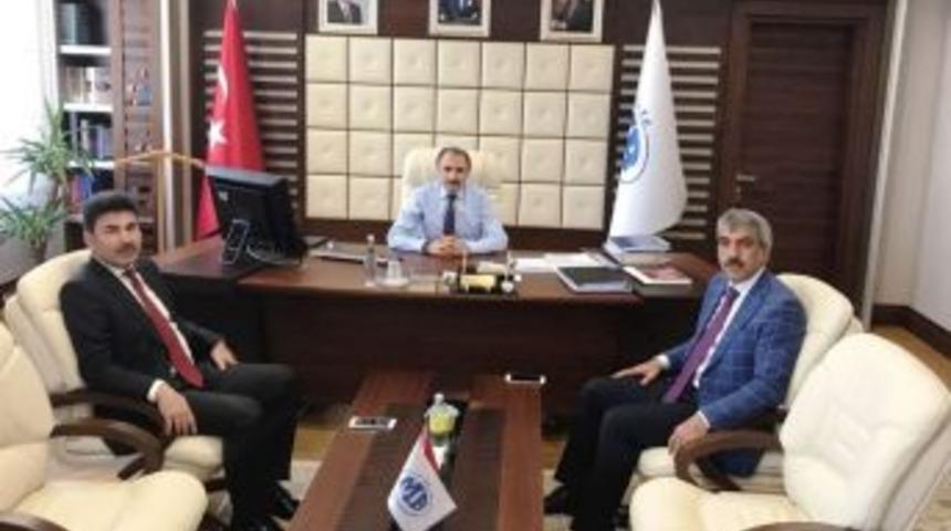 Rekt&ouml;r Karacoşkun Bakan Yardımcısı İle G&ouml;r&uuml;şt&uuml;