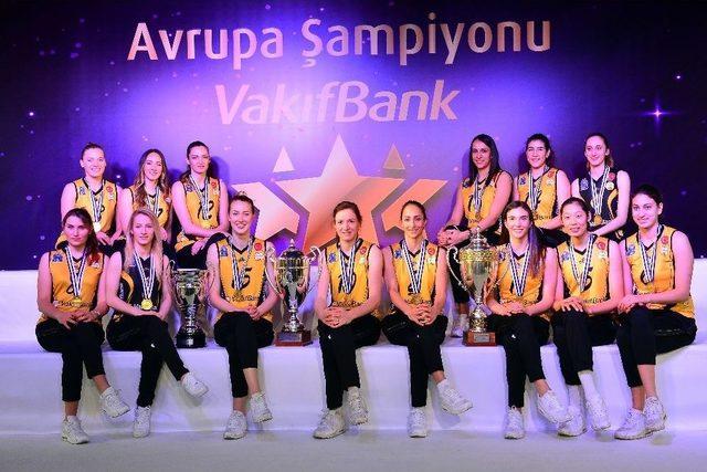 Cev Şampiyonlar Ligi Şampiyonu Vakıfbank, Basınla Buluştu