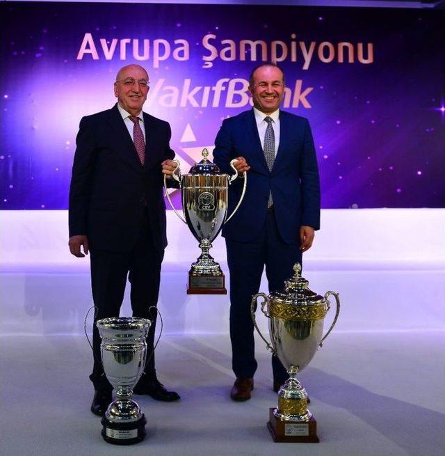 Cev Şampiyonlar Ligi Şampiyonu Vakıfbank, Basınla Buluştu