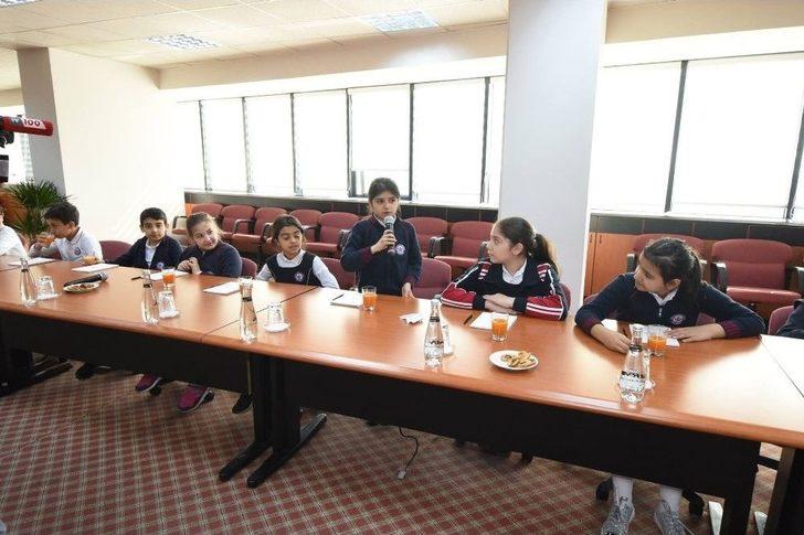 Başkan Uğur Öğrencilerle Tecrübelerini Paylaştı G3