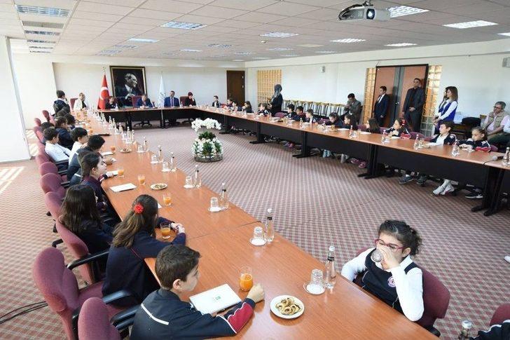 Başkan Uğur Öğrencilerle Tecrübelerini Paylaştı G4