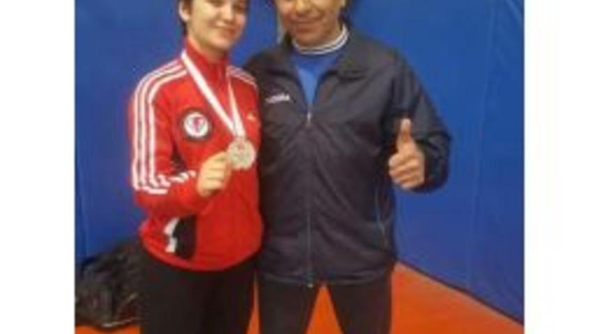 Sökeli Edanur Şenyüz Karate Türkiye Şampiyonasında