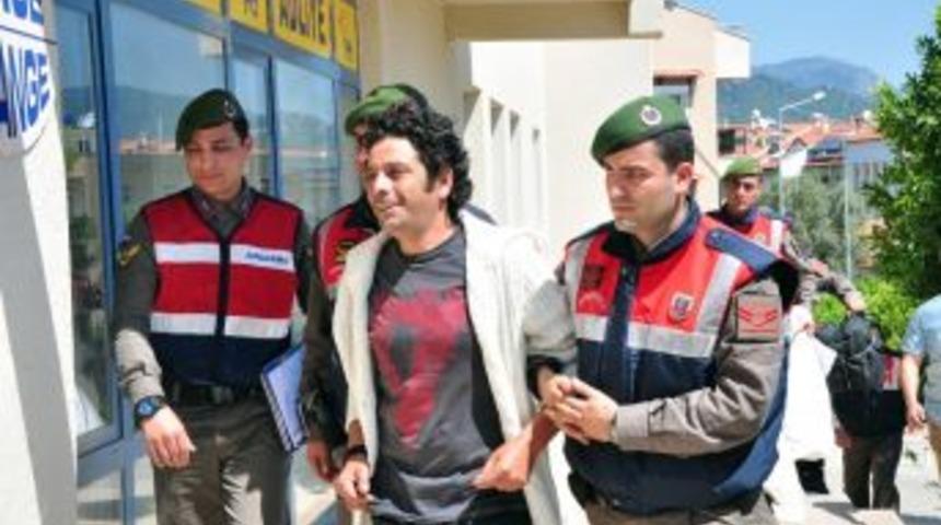 &Uuml;nl&uuml; Oyuncu Selim Erdoğan Uyuşturucu Ticaretinden Tutuklandı