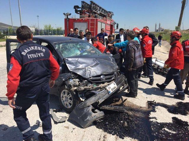 Balıkesir’de Trafik Kazası: 3 Yaralı