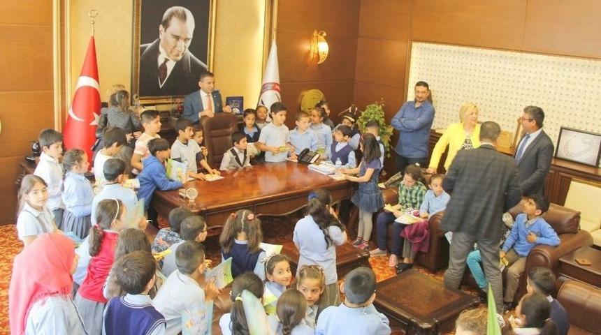 Baro Başkanlığı Koltuğunu Çocuklar Devraldı