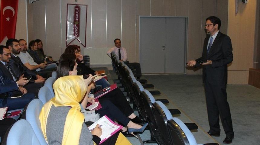 &Ccedil;ınar Kolejinde İngilizce &Ouml;ğretmenlerine Konferans Verildi