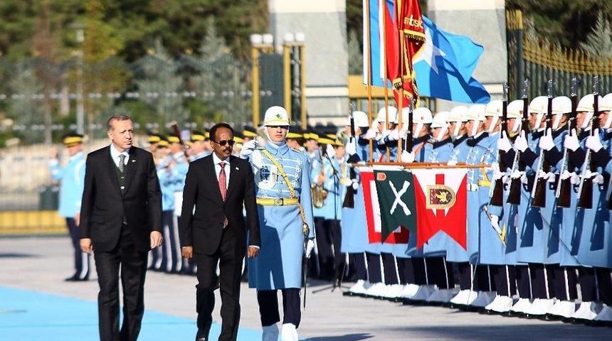 Cumhurbaşkanı Erdoğan, Somali Cumhurbaşkanı Farmajo&rsquo;yu Resmi T&ouml;renle Karşıladı