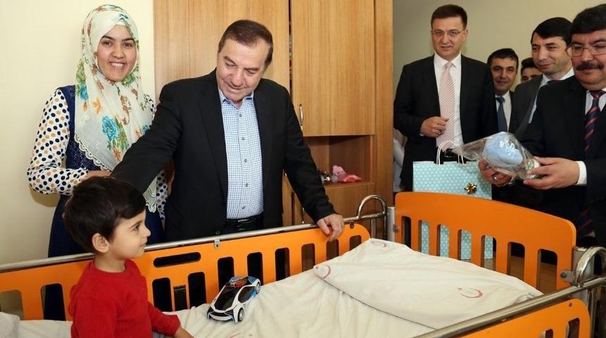 Başkan Kadıoğlu&rsquo;ndan &Ccedil;ocuk Hastalara Ziyaret