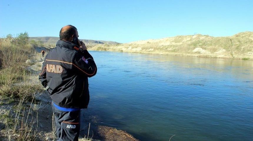D&uuml;şen Ayakkabısını Almak İ&ccedil;in Kızılırmak&rsquo;a Giren &Ccedil;ocuk Boğuldu