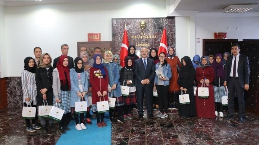 Bingöl’de "okuyorum, Aydınlık Bir Gelecek Kuruyorum" Projesi