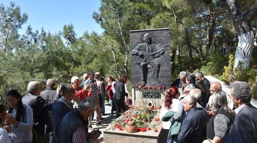 Ali Ekber &Ccedil;i&ccedil;ek, Mezarı Başında Anıldı