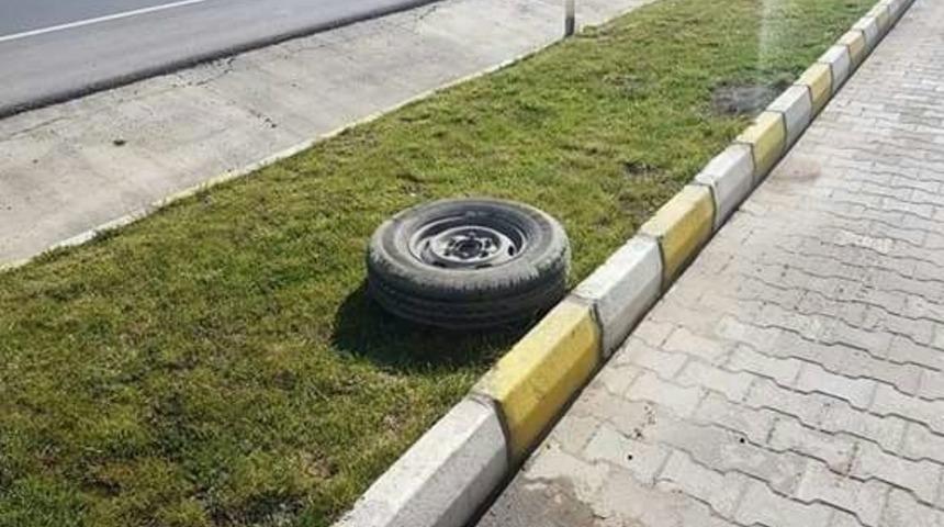 Kamyonetten &Ccedil;ıkan Lastik Savruldu