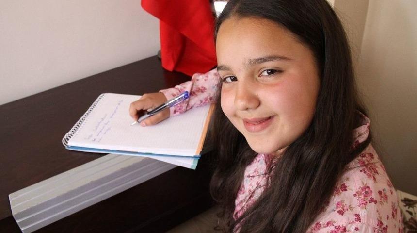 Darbeci Kadın Pilota Kızıp Doktorluk Hayalinden Vazge&ccedil;ti