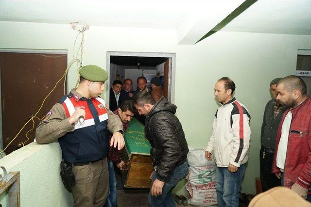 Eşinin Ölümüne Dayanamayan Vatandaş, Yaşamına Son Verdi