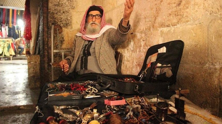 (&ouml;zel Haber) Yerli Anthony Quinn İşsiz Kalınca Tespih Satmaya Başladı