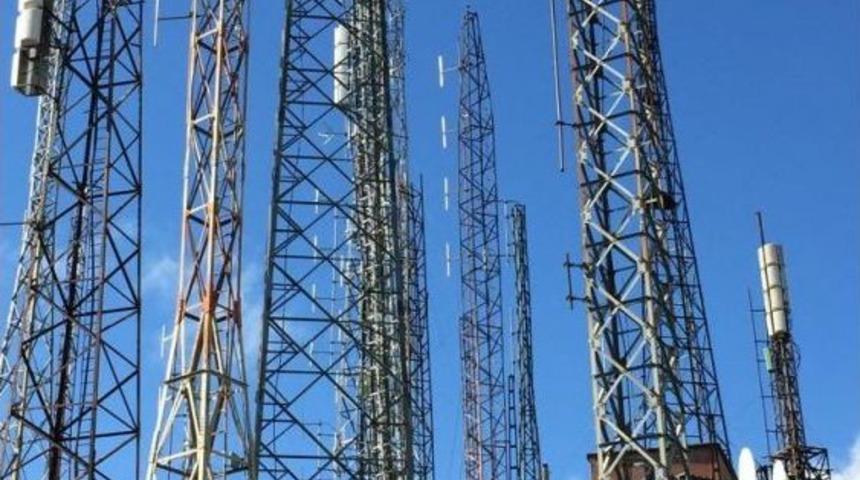 Radyo Canlı Yayınında Akıl Almaz Dolandırıcılık