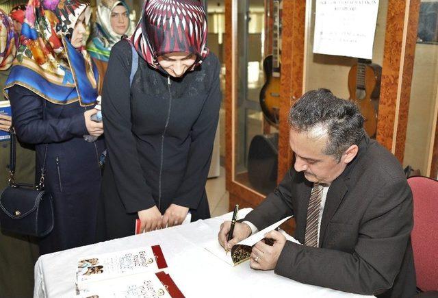 Erü’de ‘yaşama Sevinci’ Konulu Konferans Düzenlendi