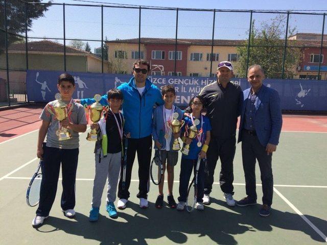 Tenis İl Birinciliği Ödülleri Verildi