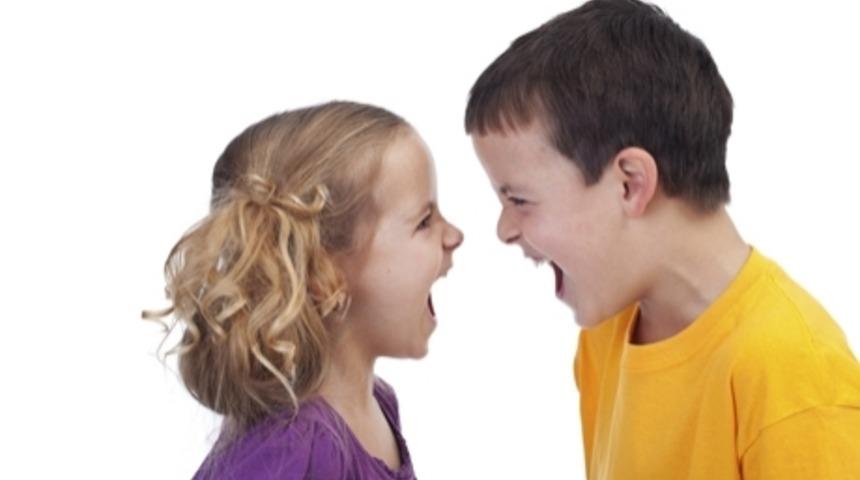 Şiddet eğilimli &ccedil;ocuk yetiştirmemek i&ccedil;in anne babalara d&uuml;şen g&ouml;revler