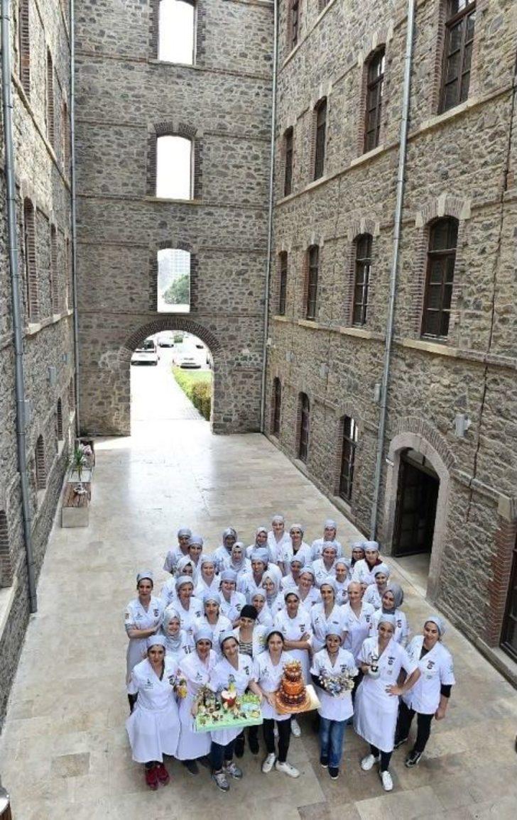 Izmir Buyuksehir Belediyesi Pastacilik Ve Firincilik Egitimiyle Istihdam Sagliyor