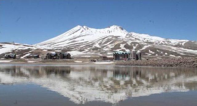 Erciyes Dağı'na Bahar Geldi