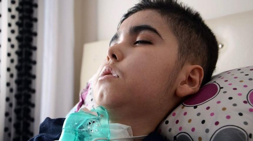 Cumhurbaşkanı Erdoğan&rsquo;ı &Ccedil;ok Seven Mehmethan&rsquo;ın Hayatı Amerika&rsquo;dan Gelecek İlaca Bağlı