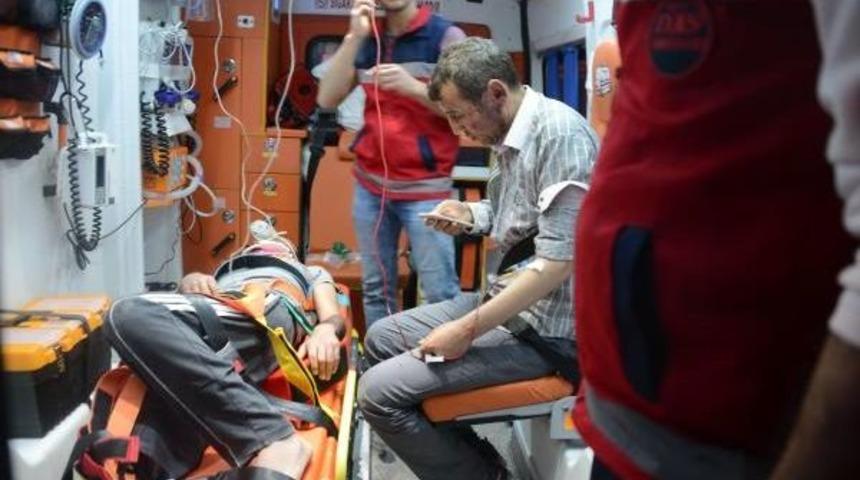 Silahlı Saldırganlardan Kaza Yapınca Kurtuldular